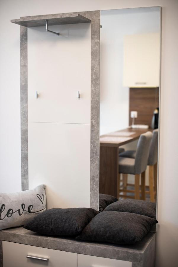 Zsuka Apartman Free Parking Pécs Exterior foto